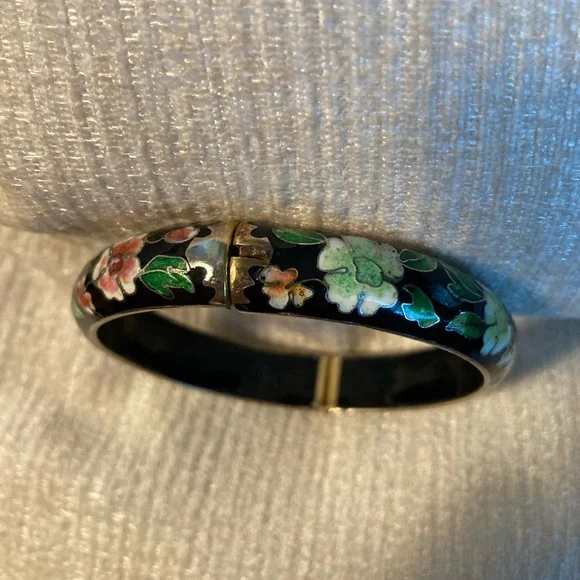 Vintage Cloisonné Set Enamel Bracelet and Ring - Black, Pink, Gold, Green Floral - Picture 2 of 7